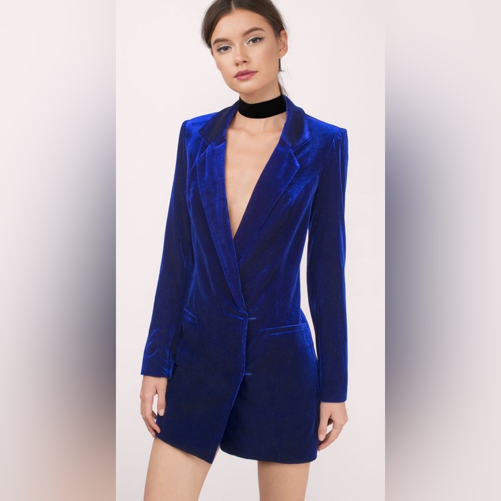 🪼NWT🪼 Tobi Cara Velvet Blazer Dress